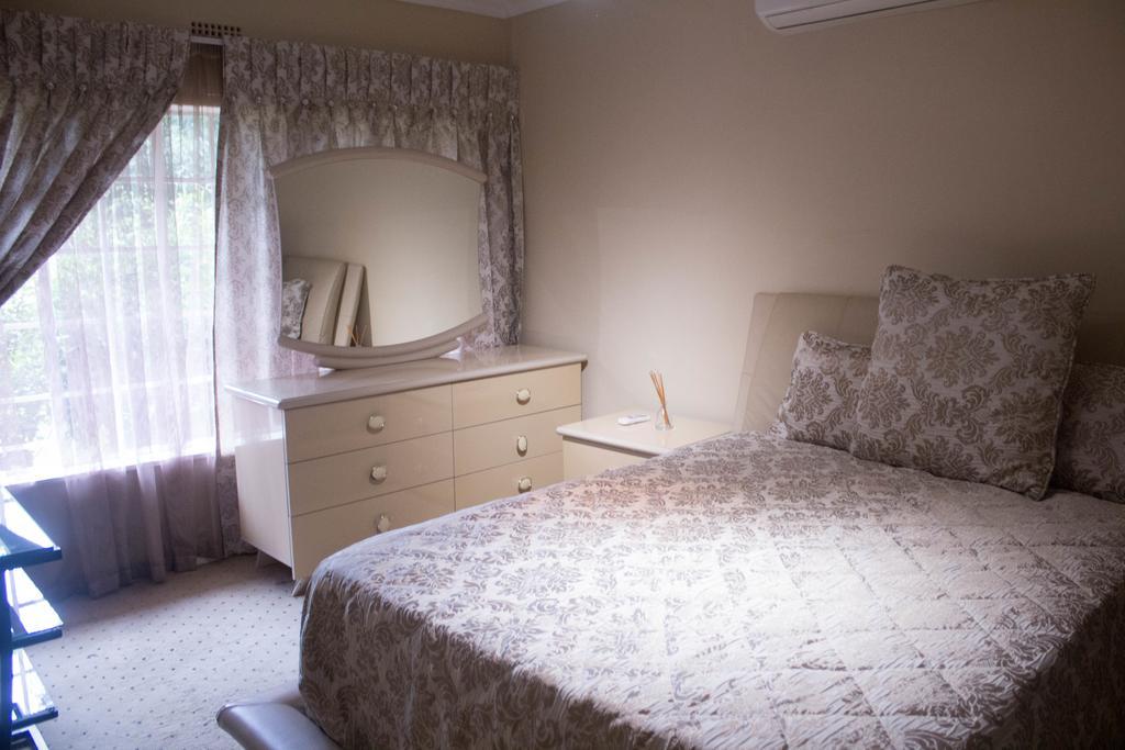 Khuvena Guesthouse Randburg Eksteriør bilde