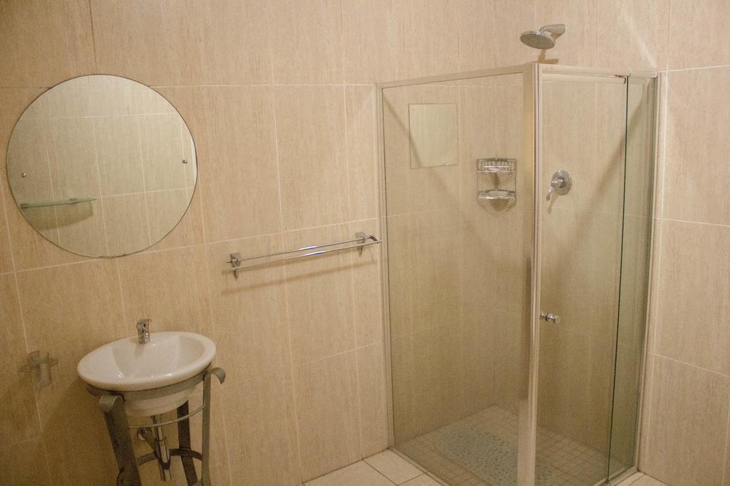 Khuvena Guesthouse Randburg Eksteriør bilde