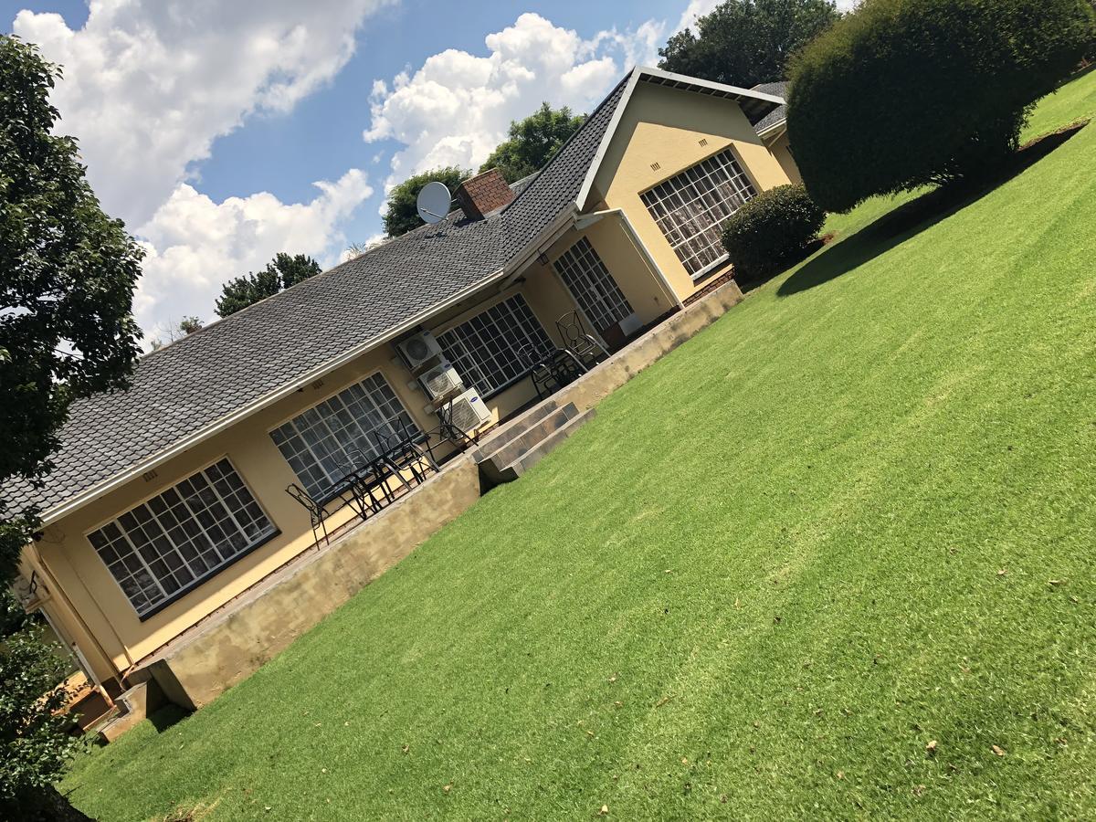 Khuvena Guesthouse Randburg Eksteriør bilde