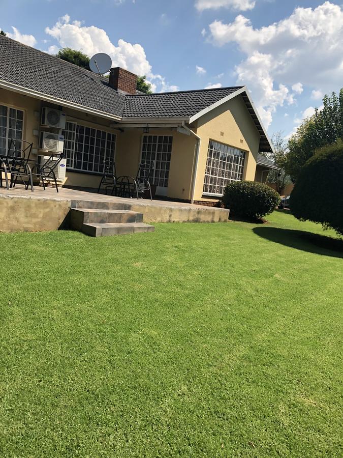 Khuvena Guesthouse Randburg Eksteriør bilde