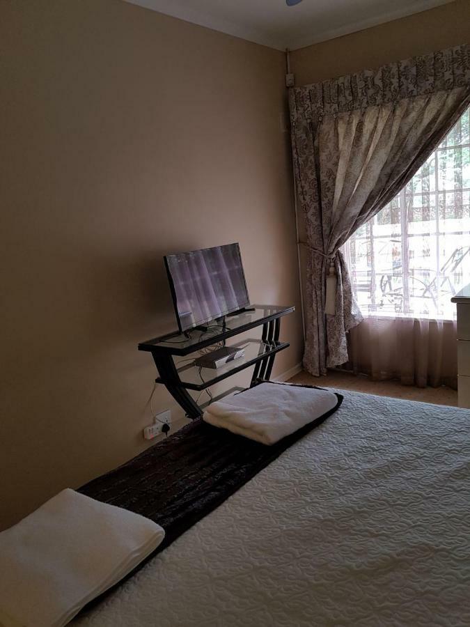 Khuvena Guesthouse Randburg Eksteriør bilde